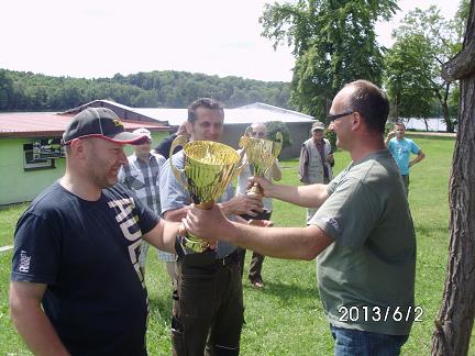 I miejsce, Mariusz Marciniak i Jaros-aw Gli�ski, wr�czenie puchar�w.jpg